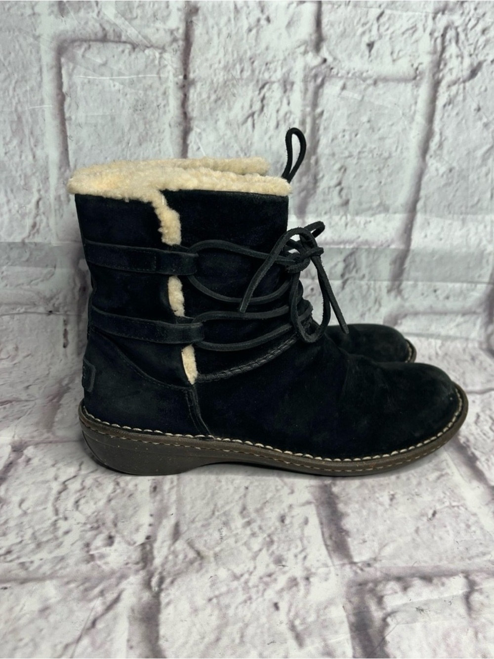 UGG Womens CASPIA Ankle Boots Black Suede w/Sheepskin Wrap Laces US 10